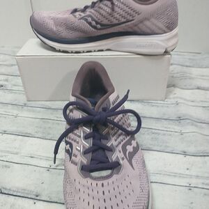 Saucony Ride 13 runners Size 9 Blush/ Dusk EXCELLENT CONDITION